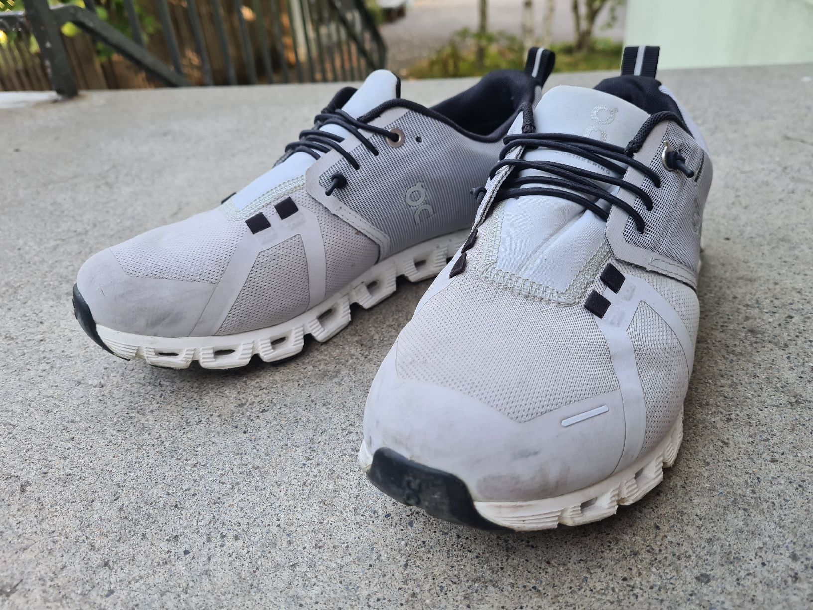 On Scarpe da donna: On Cloud Running Shoes grey waterproof size EU 40 – Usato da Zürich venduto da aud_f2cx 7