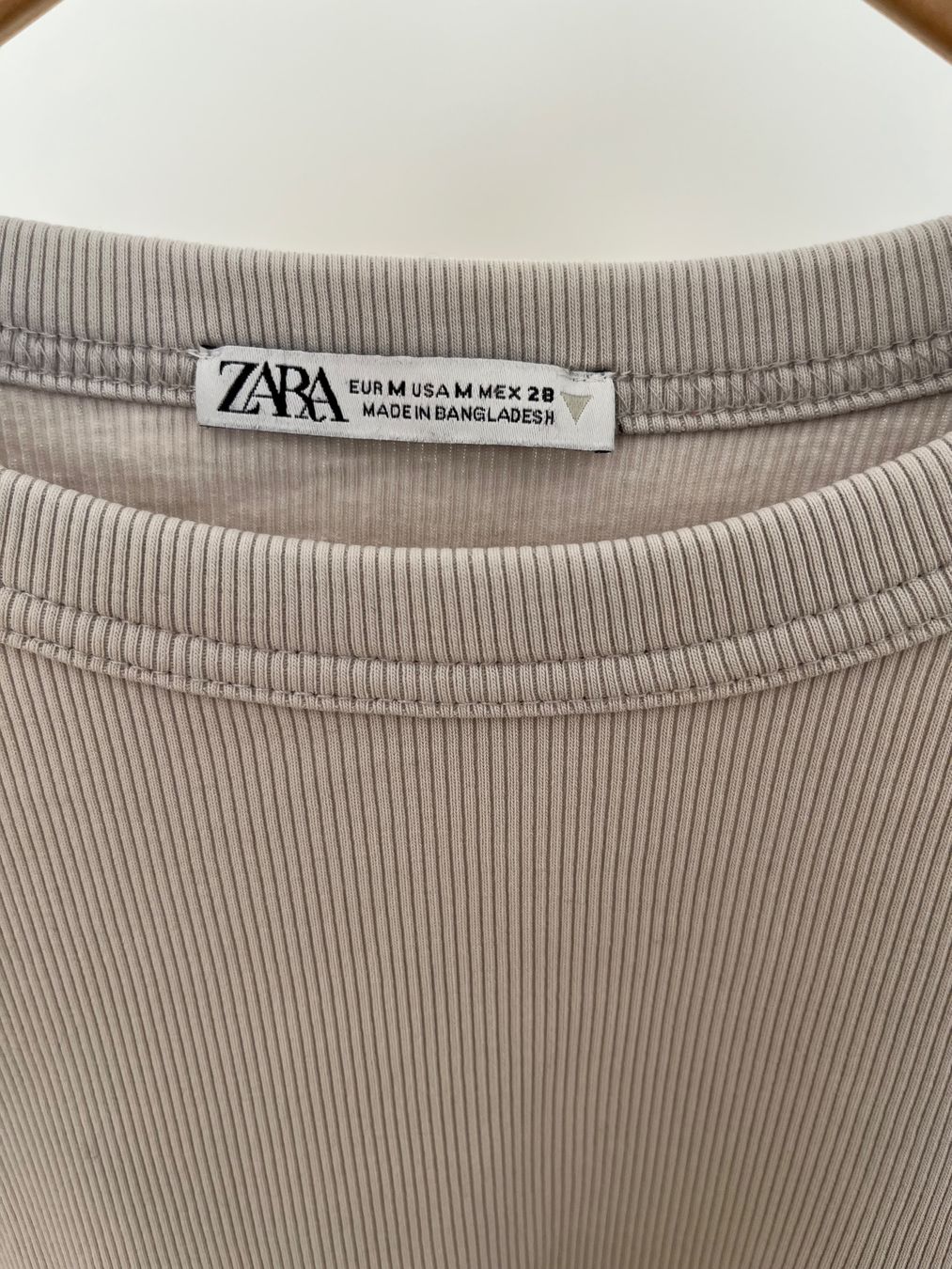 Zara Maglioni & Felpe: ZARA Geripptes Langarmshirt in Grau, Gr. M – Usato da Scharans venduto da Weltkind 1