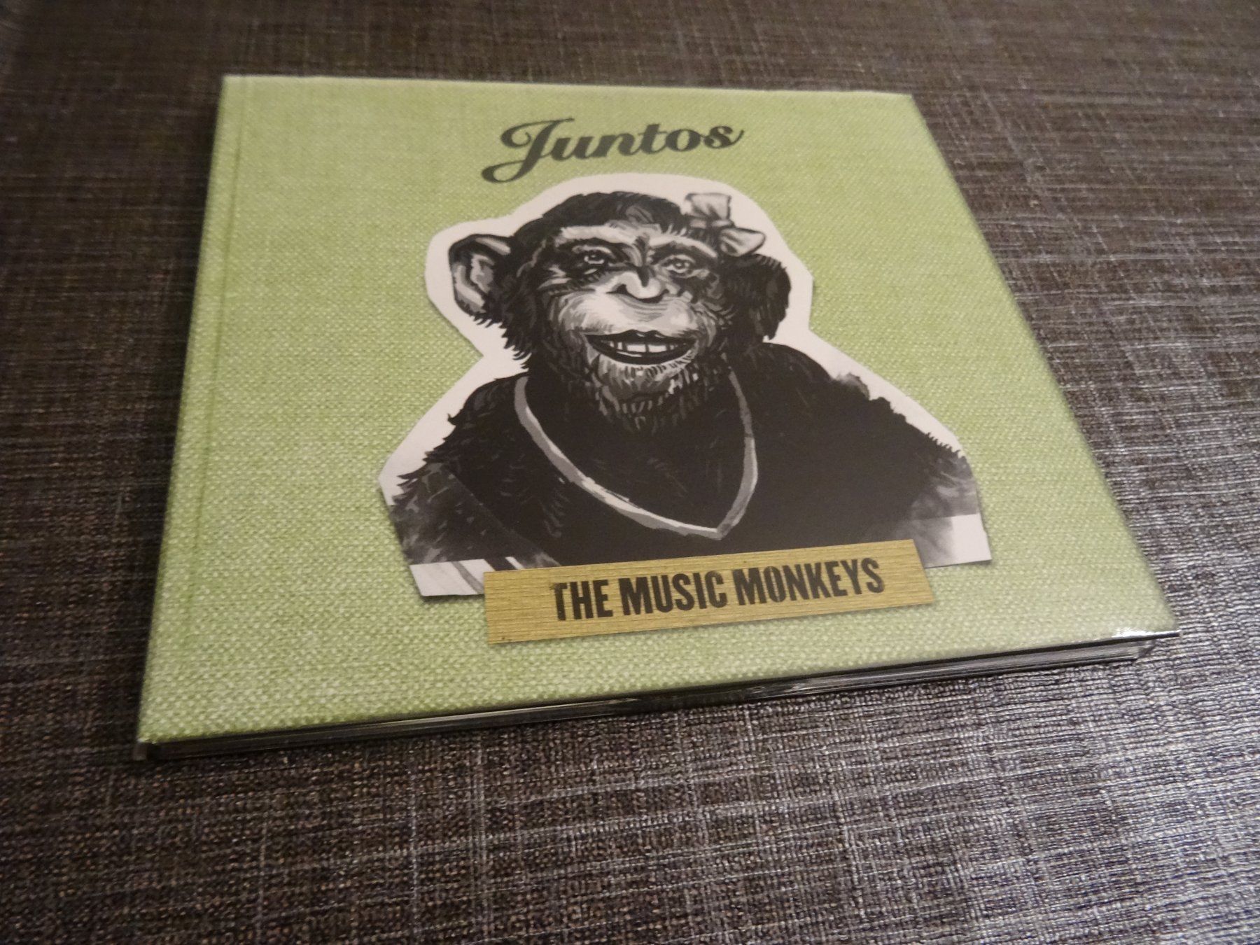 CDs: The Music Monkeys - Juntos CD – Gebraucht aus Olten von Disc-Ausverkauf