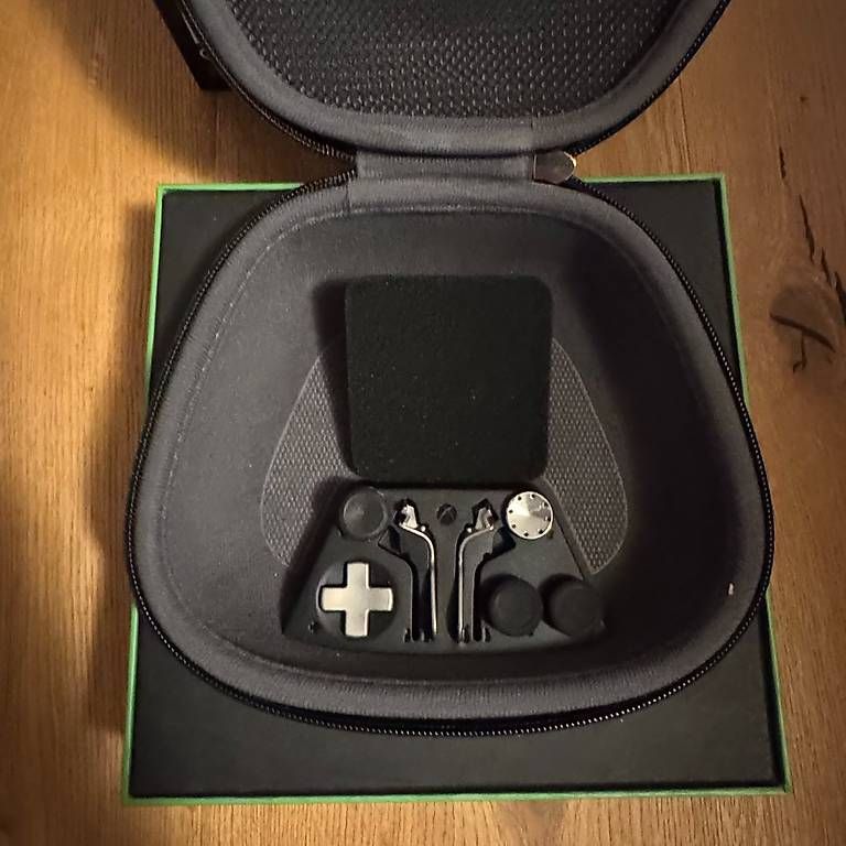Microsoft Console: Xbox One mit Games und Elite Controller - Preis verhandelbar – Usato da Rorschacherberg venduto da ZiPlion 3