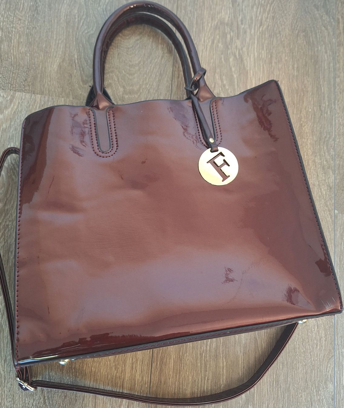 Borse da donna: Modische Schultertasche Lack in bordeaux – Usato da Muhen venduto da Happiness2008 5