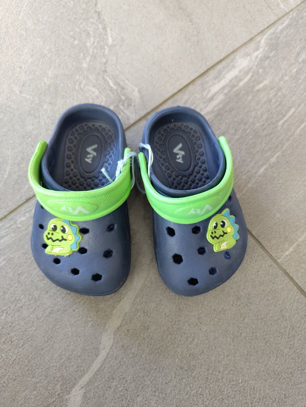 Schuhe für Jungen: Dino Crocs, Gr. 20 – Gebraucht aus Reichenburg von DerUhu 2