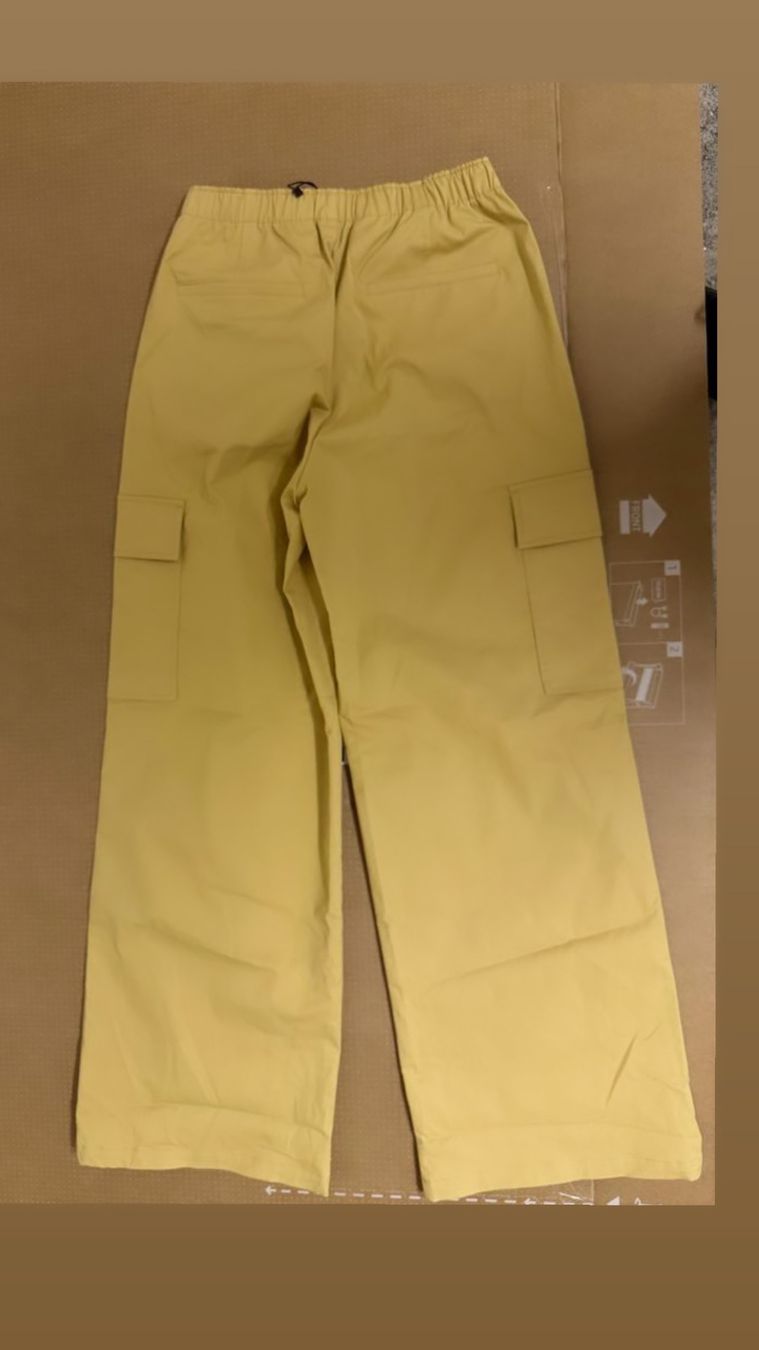 Zara Pantaloni: Zara pants – Nuovo e nell'imballaggio originale da Opfikon venduto da ari_7yn2 2