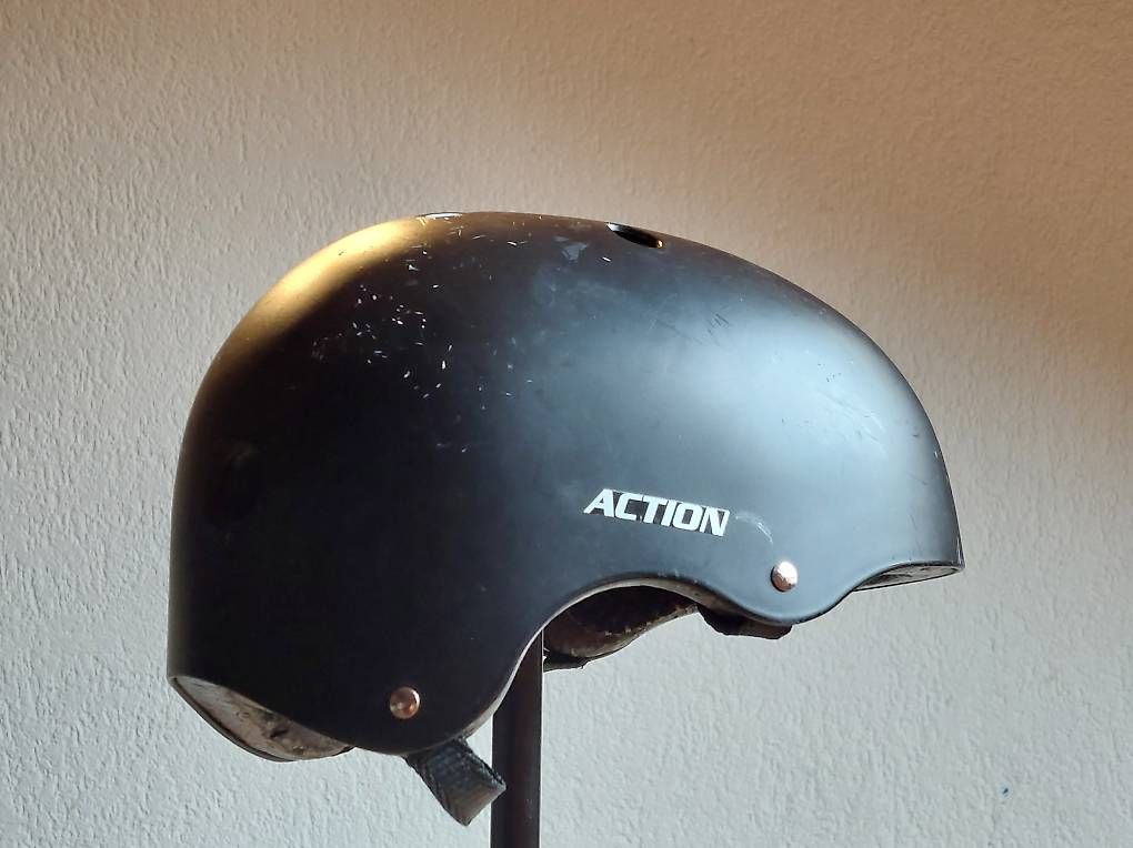 Helme: ACTION Skaterhelm Scooterhelm Velohelm – Gebraucht aus Burgdorf von W31S 1