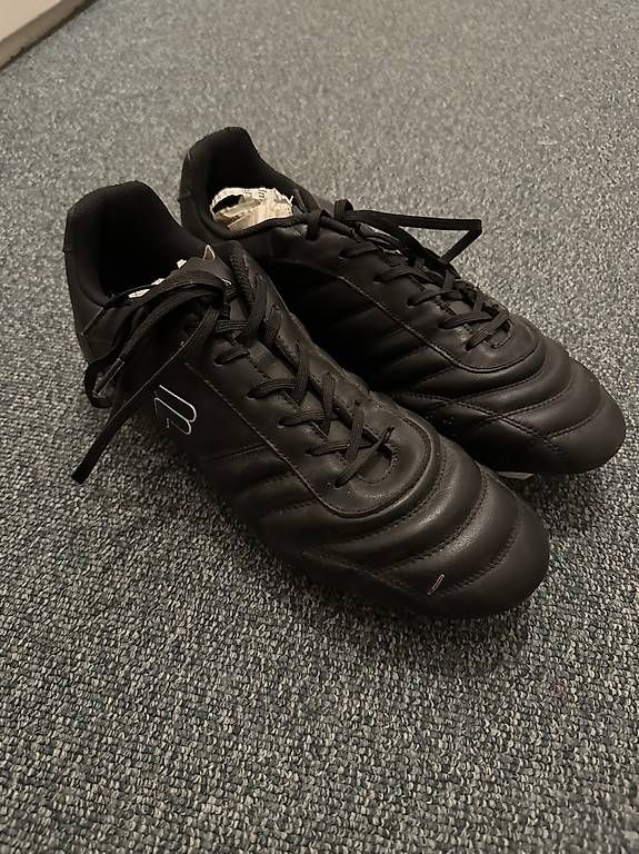 Herrenschuhe: Fussballschuhe Grösse 46 – Gebraucht aus Speicher von pir_c96f 1