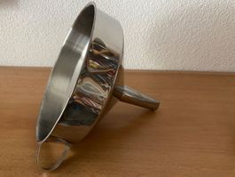 Trichter Edelstahl sehr guter Zustand 20cm Durchmesser