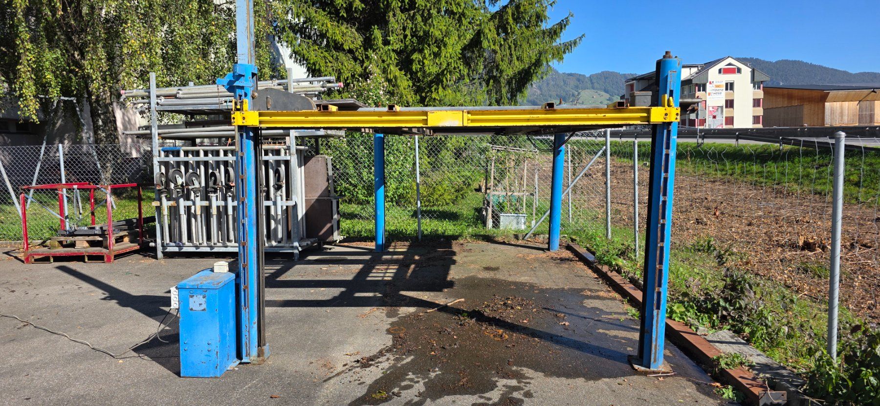 Piattaforme elevatrici & Crick: 4-Säulen Hebebühne – Usato da Alpnach Dorf venduto da inf_bz25