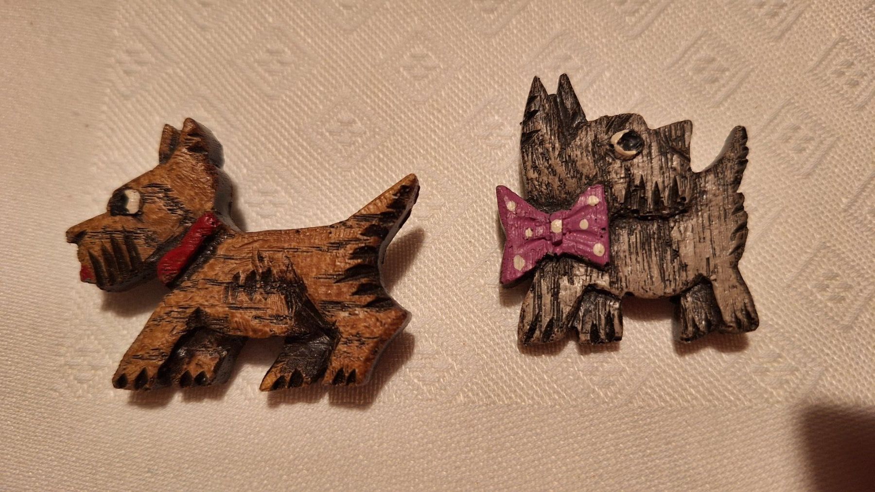 Spille & Fermagli: 2 Vintage Holzbroschen Scottish Terriers – Usato da Dornach venduto da majo8689