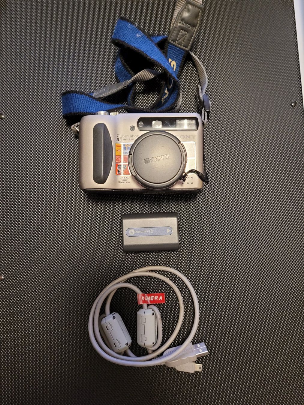 Sony Appareil photo: Sony Cyper Shot 3.3 Megapixel – D'occasion à Sevelen par ste_ph9z