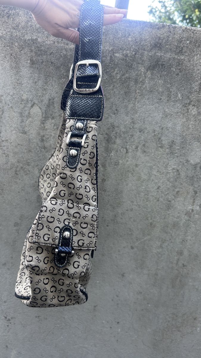 Guess Borse da donna: Guess Handtasche  – Usato da Zürich venduto da Runakaja 1