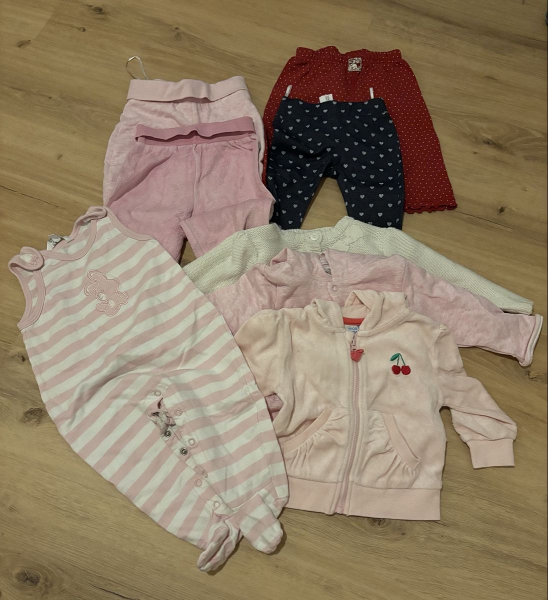 Lotti & Set di vestiti: Mädchen Kleiderpaket Grösse 68 – Usato da Altnau venduto da Al_Me