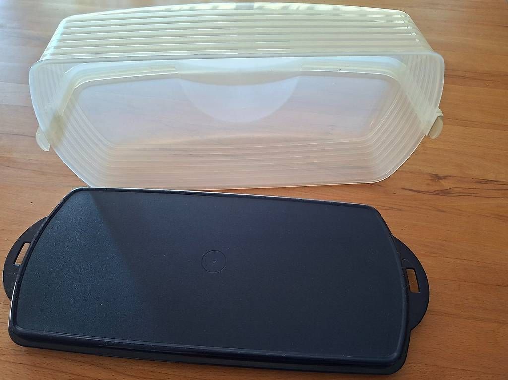 Tupperware Recipients et similaires: Boîte à gâteau Tupperware avec poignée - Kuchebehälter – D'occasion à Le Mont Pelerin par riri230 2