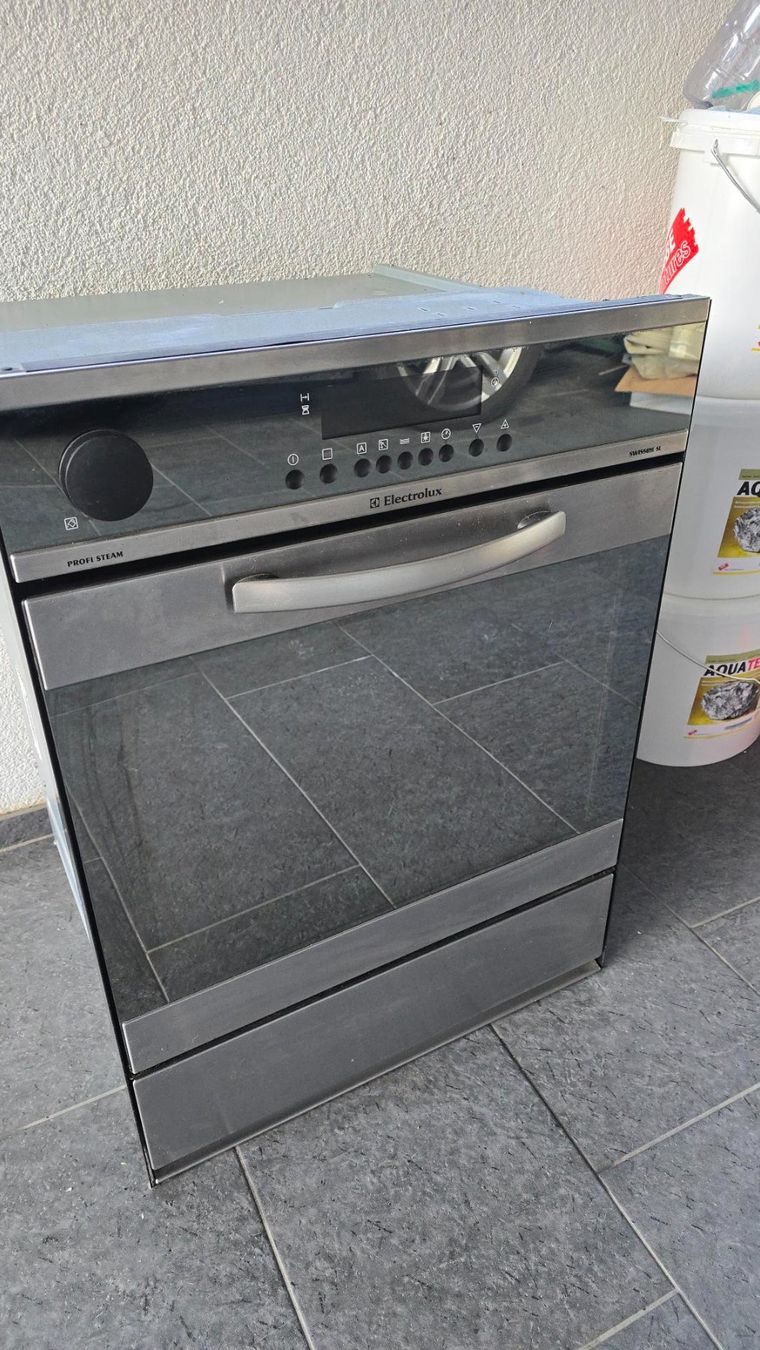 Electrolux Fours: Backofen Electrolux – Défectueux à Wohlen AG par Mikisal