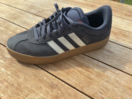 Adidas Sneaker dunkelblau Grösse 44.5 gebrauchter Zustand