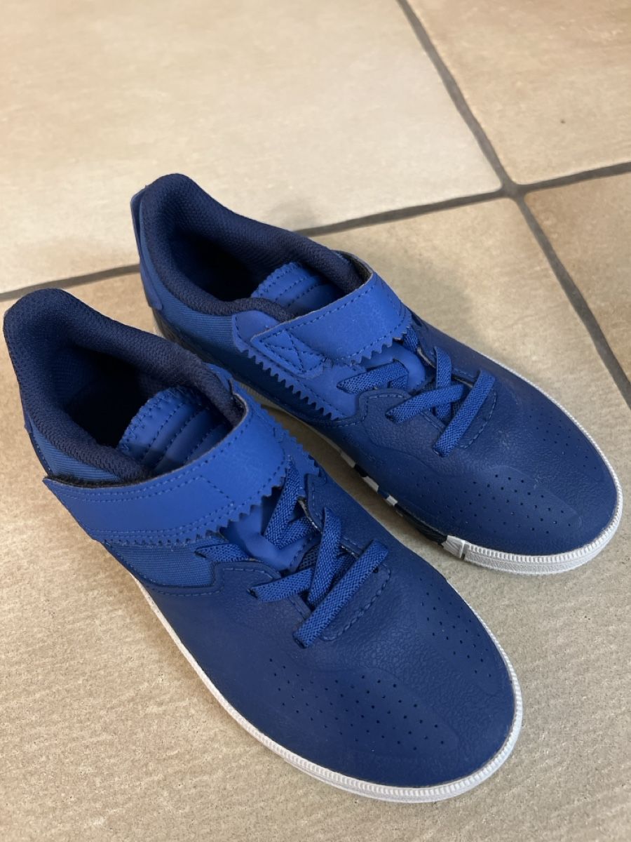Scarpe per ragazzi: Kinder elegant sporty shoes 33 – Nuovo (secondo la descrizione) da Bachenbülach venduto da Dana_Ondrasik 1