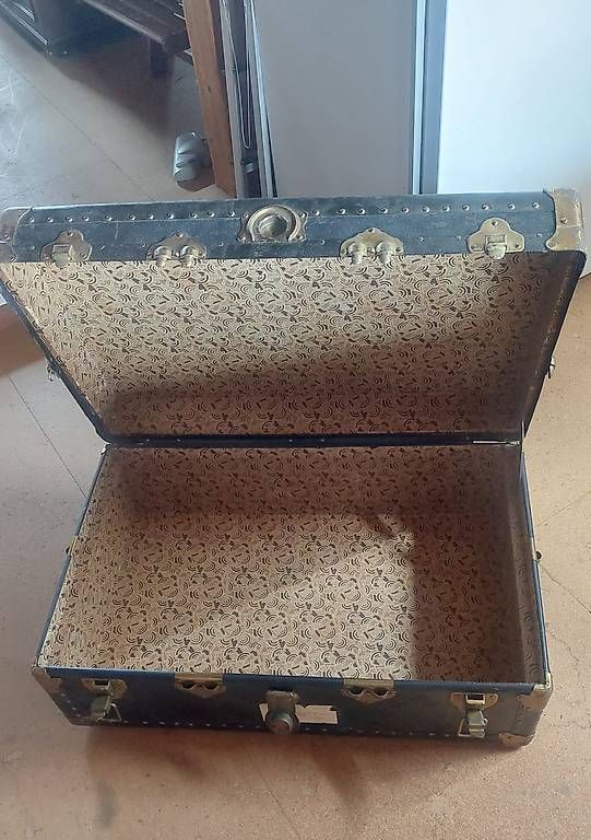 Valises de voyage: Antiker Koffer – D'occasion à Greppen par chr_22d9 1