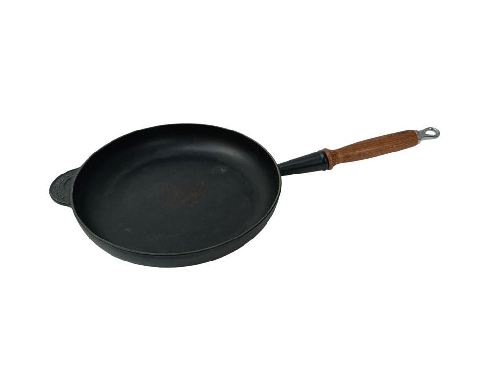Le Creuset Pfannen: LE CREUSET Gusseisenpfanne – Gebraucht aus Luzern von Restwert_Luzern