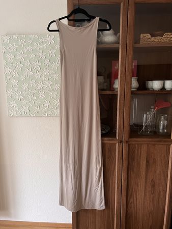 Langes Kleid beige ärmellos