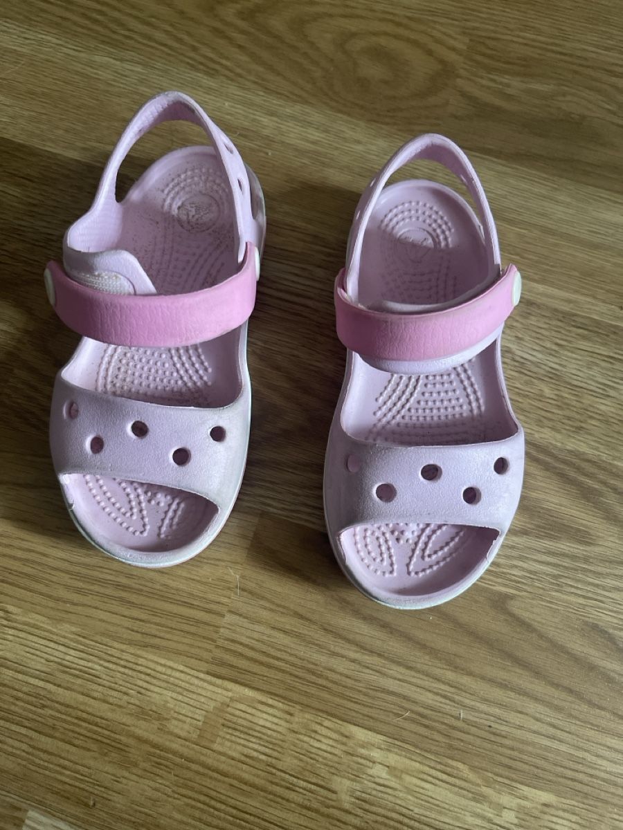 Crocs Chaussures filles: rosa Crocs Grösse C9 -> 25-26 – D'occasion à Suhr par RIE83