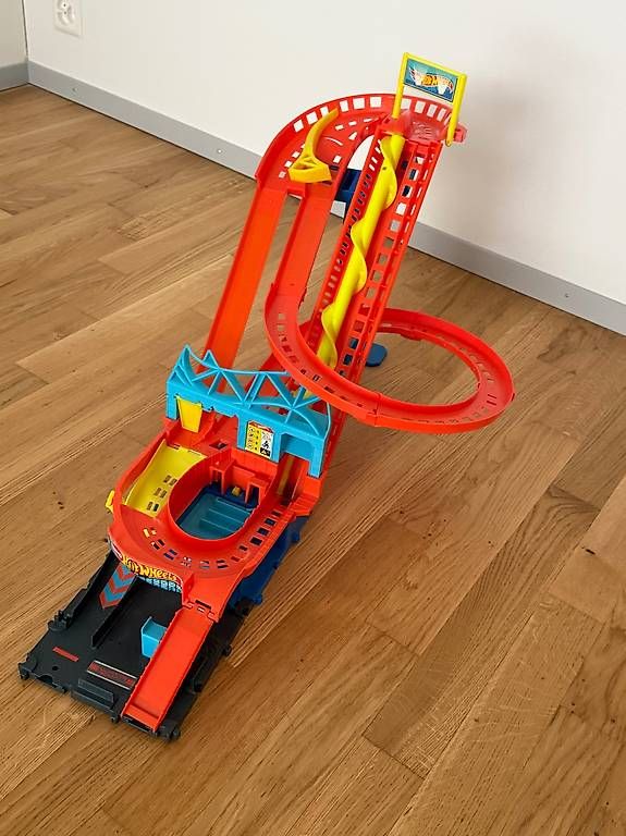 Giocattoli: Hot Wheels Garage – Usato da Cham venduto da adi_5k68