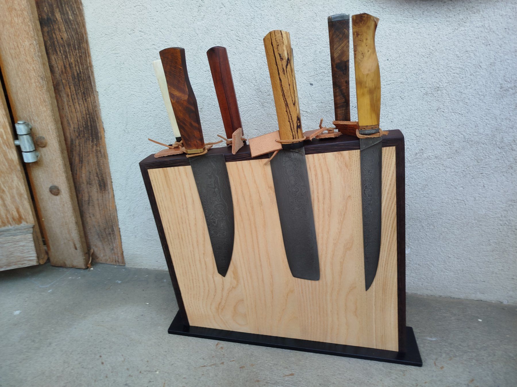 Articoli in legno: Messerblock aus edlem Holz – Nuovo (secondo la descrizione) da Huttwil venduto da brandschaer