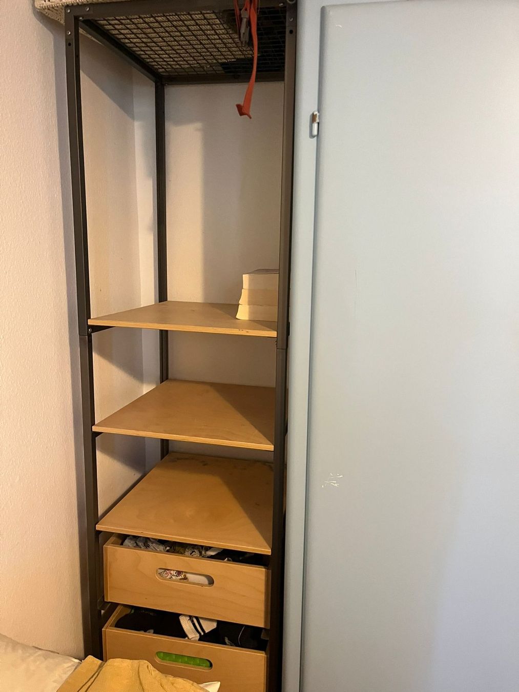 Regale: Bürogestell mit 3 Schubladen – Gebraucht aus Luzern von adi.marini