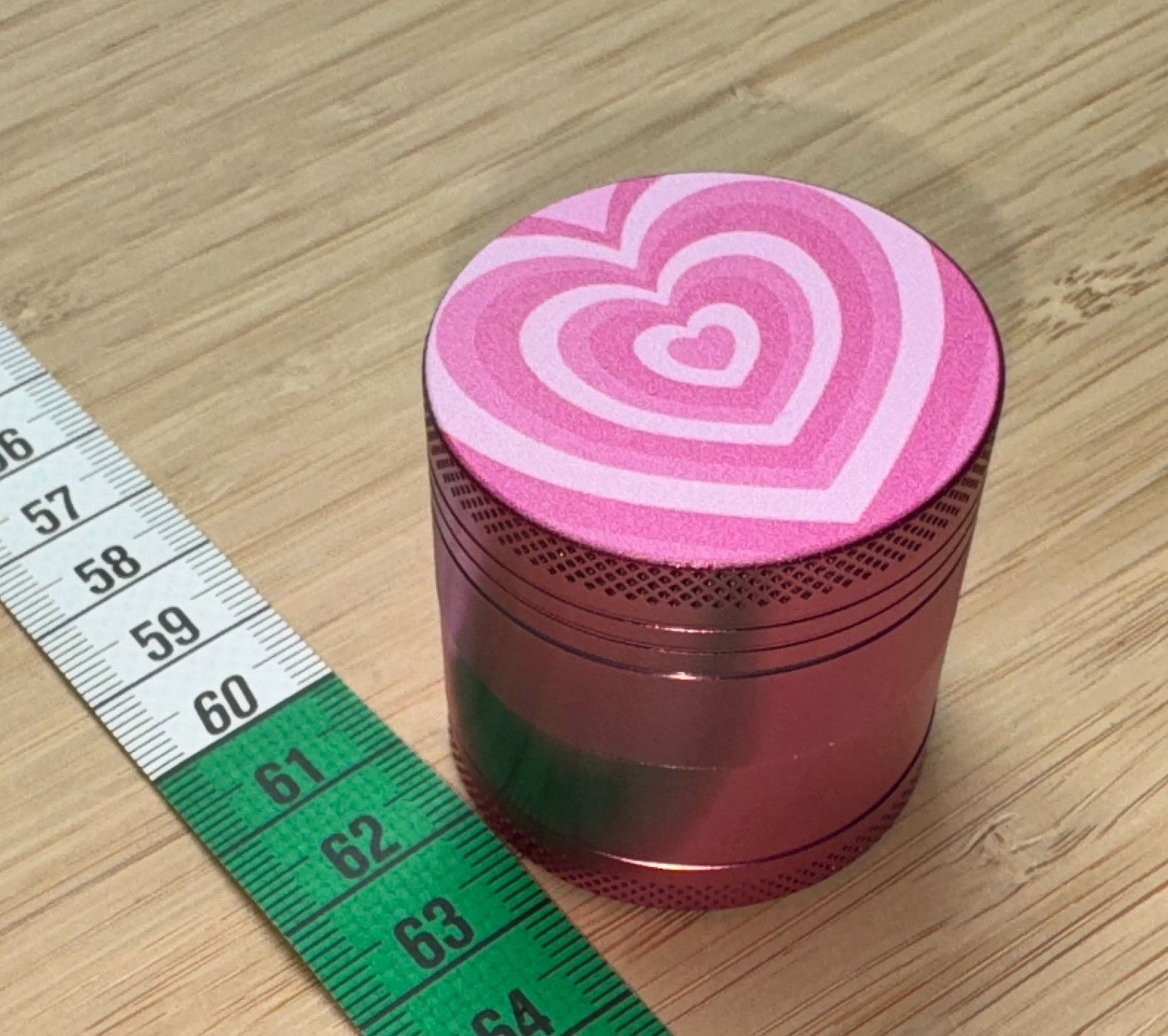 Tabacchi: rosa Herz Metall Grinder, rose, Mühle – Nuovo e nell'imballaggio originale da Winterthur venduto da YaV 5