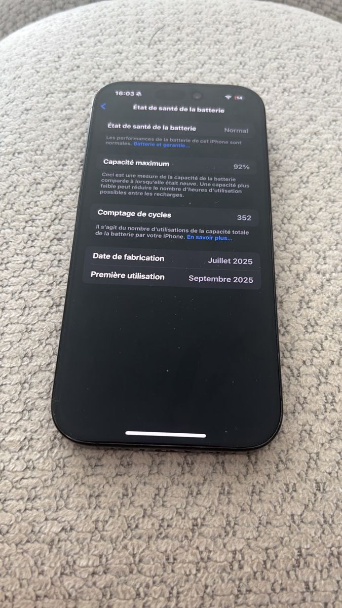 Apple Handys / Smartphones: iPhone 16 Pro – Neu (gemäss Beschreibung) aus La Ferrière von loa_hr86 2