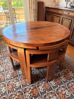 Table à manger et 6 chaises en bois exotique massif