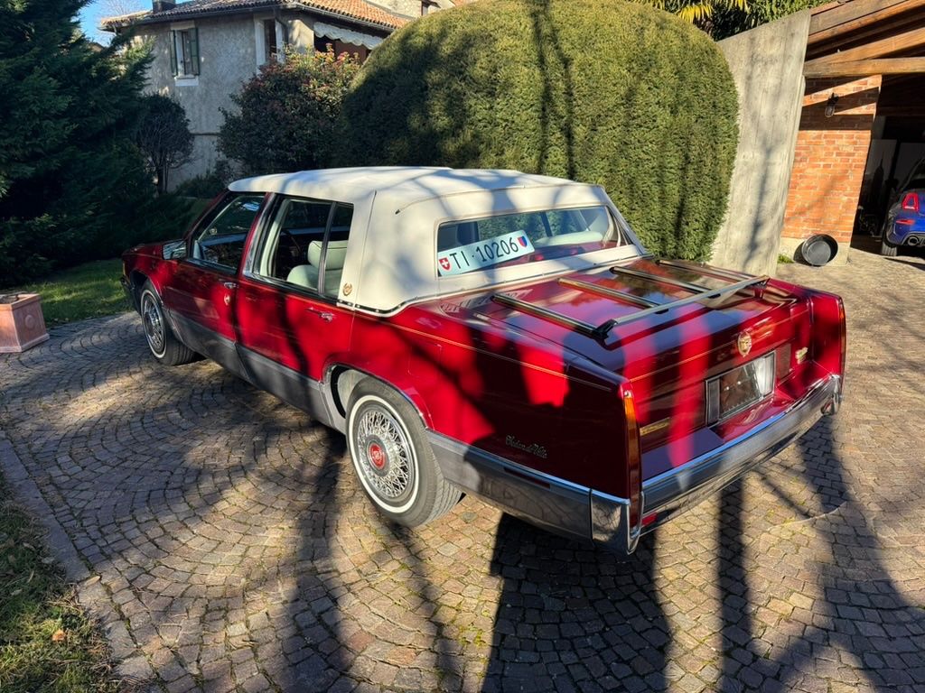 Cadillac Automobili: Cadillac DeVille Custom Gold Edition by Bayview Cadillac – Usato da Stäfa venduto da wfrenzel 3