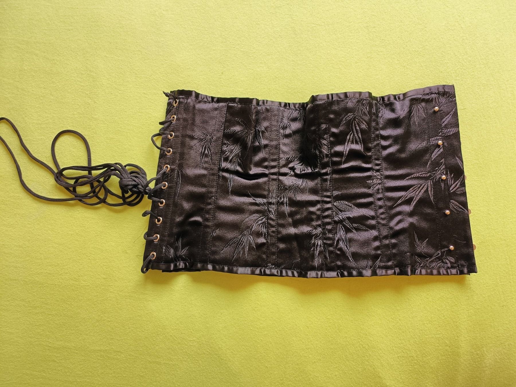 Kleiderpakete: 3er Set Gothic Korsetts / Corsagen – Gebraucht aus Schongau von  2