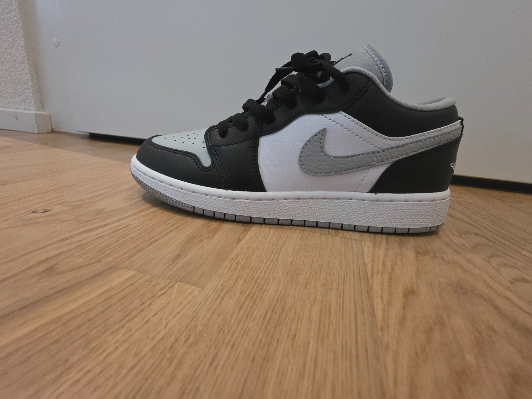 Jordan Herrenschuhe: Jordan Air 1 Low Unisex Sneaker – Neu (gemäss Beschreibung) aus Worb von VuErre 2