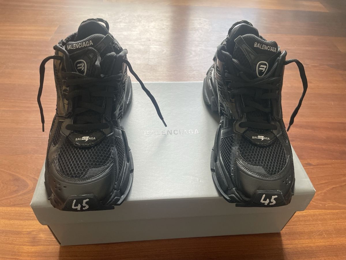 Balenciaga Scarpe da uomo: Balenciaga Runner Black Gr. 45 Top Zustand – Usato da Hünenberg See venduto da nik_g2y2 1