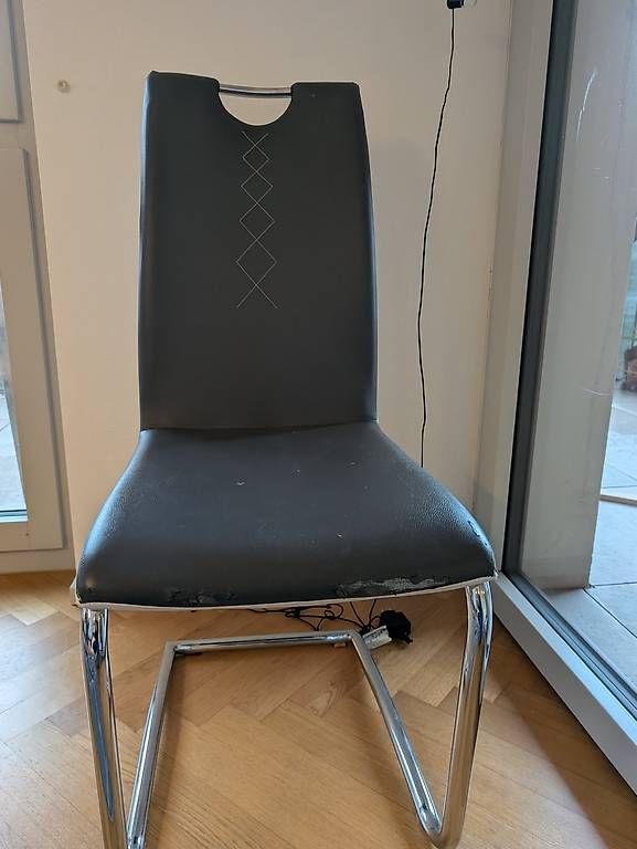 Chaises: 4 Gebrauchte Stühle – D'occasion à Emmen par Alina2000 2