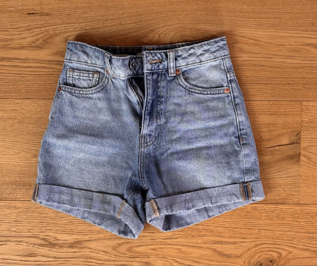 Mango Pantaloni: MANGO denim shorts MOM80, size 32 – Nuovo (secondo la descrizione) da Kilchberg ZH venduto da ben_pc68 4