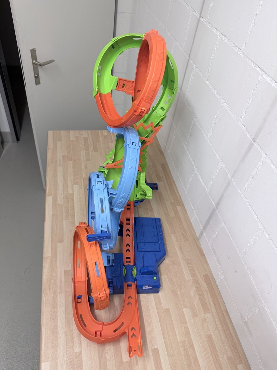 Hot Wheels Rennbahnen: Hot Wheels Action 4-Loop Crash Out Track Set  – Gebraucht aus Elsau von Aries81 1