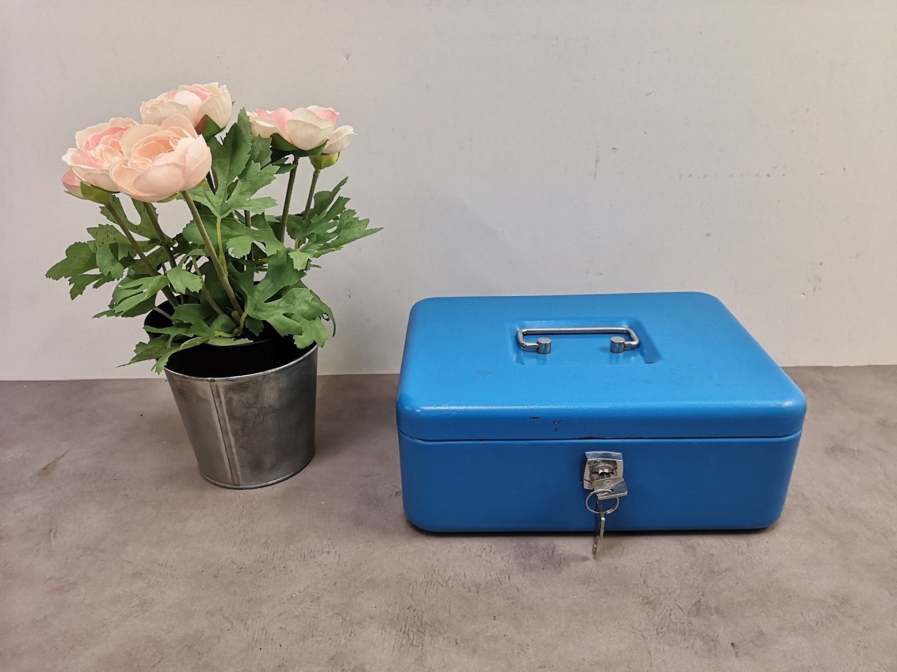 Registratore di cassa: Vintage Geldkassette blau 70er. – Usato da Nottwil venduto da Wondewa-Shop 1