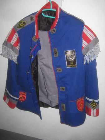 FASNACHT   ANZÜGEN   DIV  GRÖSSEN