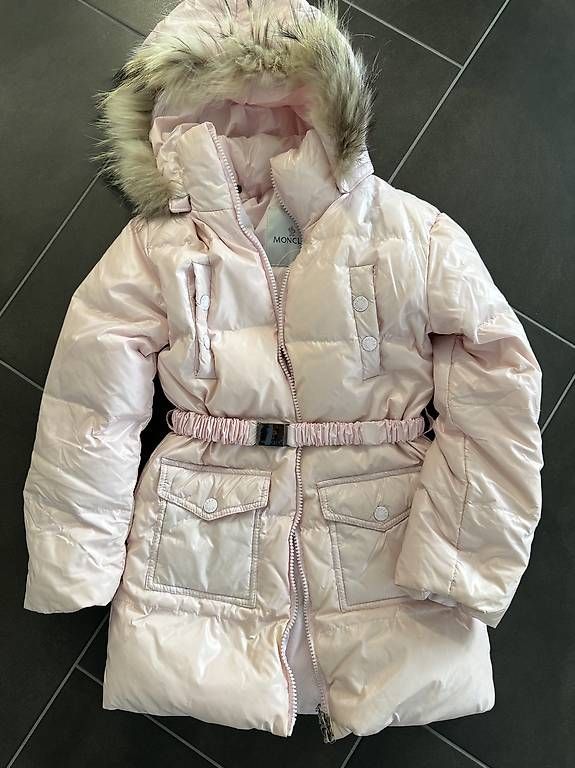 Vestes & Manteaux: Wintermantel Moncler rosa Mädchen – D'occasion à Freienbach par ang_8xxz 1
