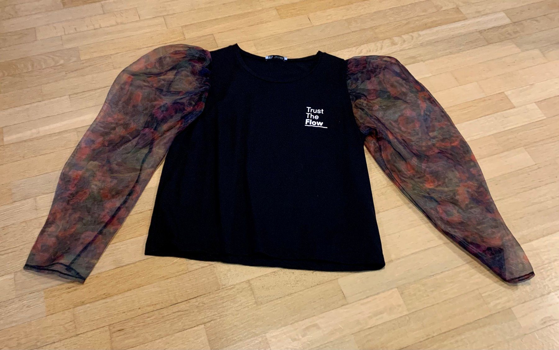 Zara T-shirt: Zara Shirt – Usato da Dübendorf venduto da Platino1