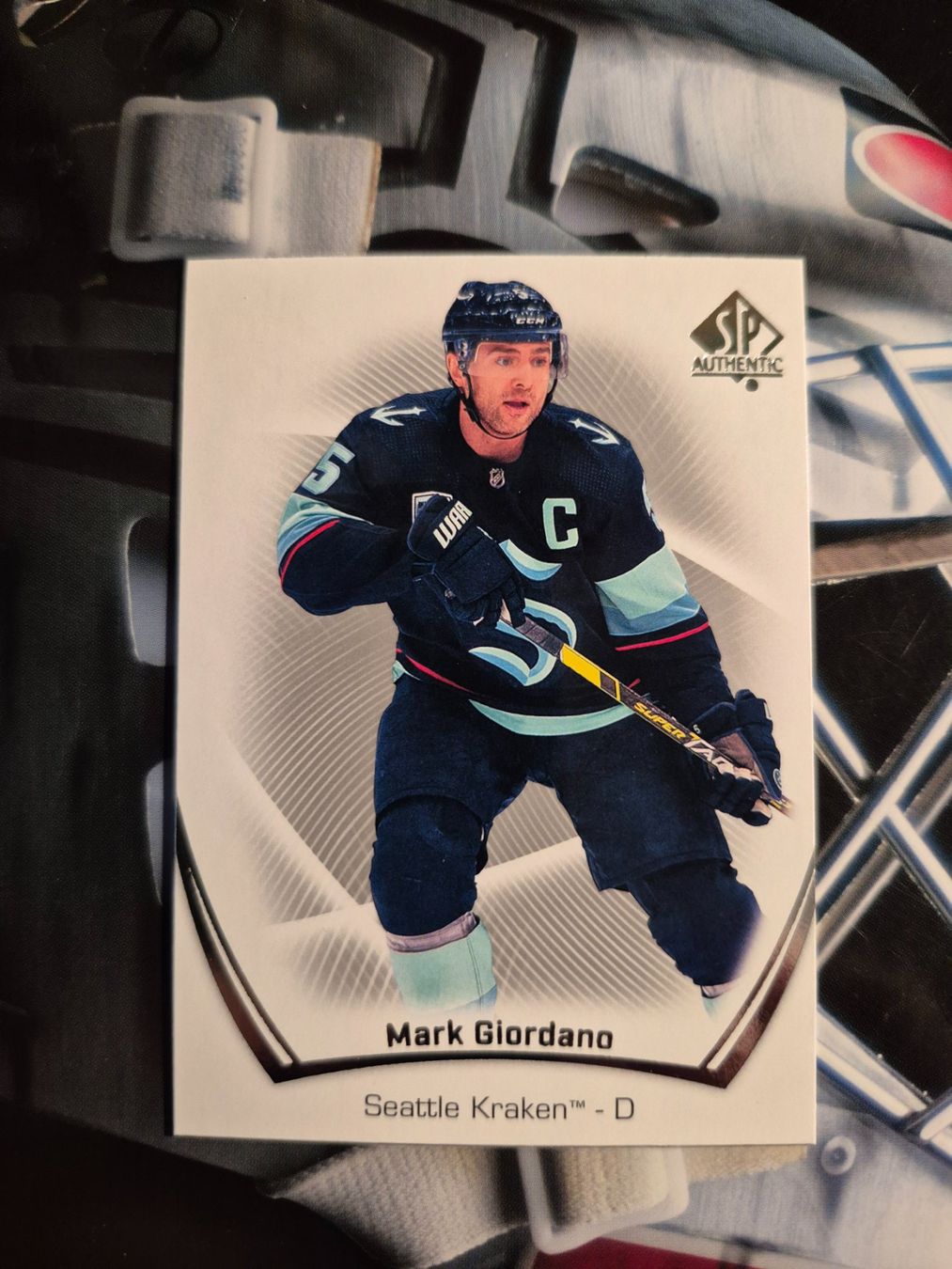 NHL Carte collezionabili: NHL Mark Giordano Seattle Kraken – Usato da Treiten venduto da Sauber73