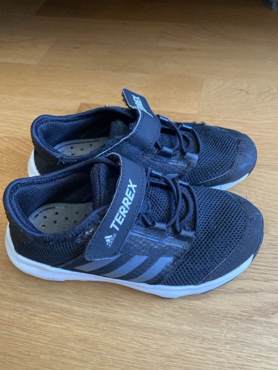 Adidas Scarpe per ragazzi: Chaussures Adidas 30 🤩 – Usato da Villeret venduto da Laloer22