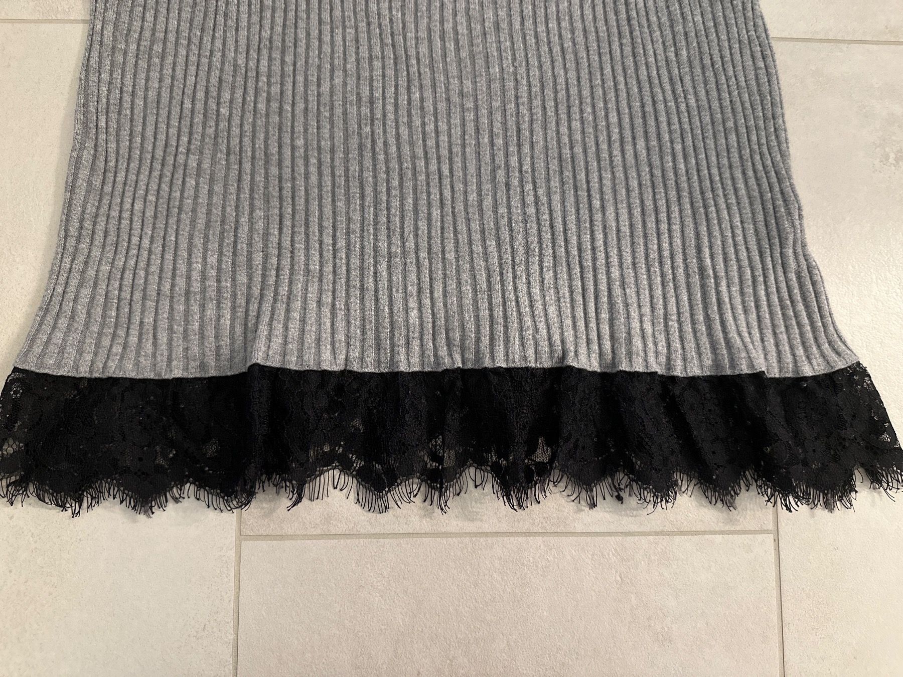 C&A Maglioni & Felpe: Damen Pullover grau – Usato da Zug venduto da Hehe 1
