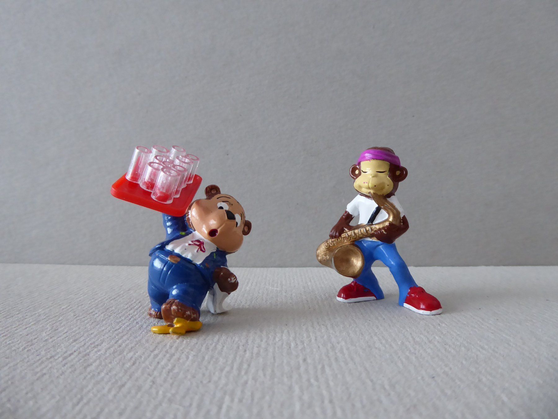 Statuette: Lustige Comic Figuren: Affe, Kellner – Nuovo (secondo la descrizione) da Turbenthal venduto da Panau