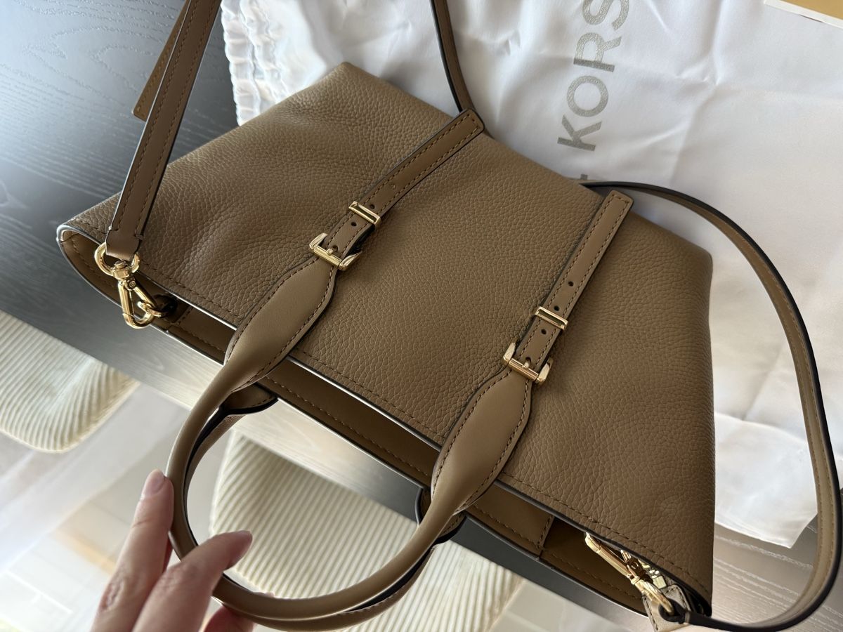 Michael Kors Sacs femmes: Michael Kors Tasche – Neuf avec emballage d'origine à Kirchdorf BE par jsa_g 4