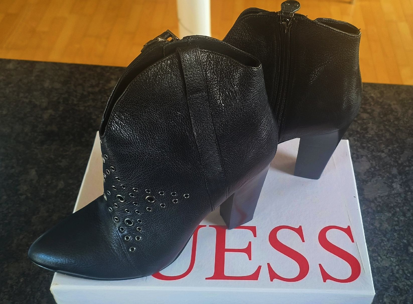 Guess Scarpe da donna: Guess Lederstiefeletten, 38 – Usato da Andelfingen venduto da nicoletta11