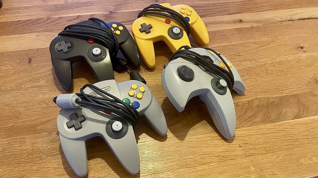 Nintendo Konsolen: Nintendo 64, 18 Games, 4 Controller – Gebraucht aus Rotkreuz von AndreasBrand 2