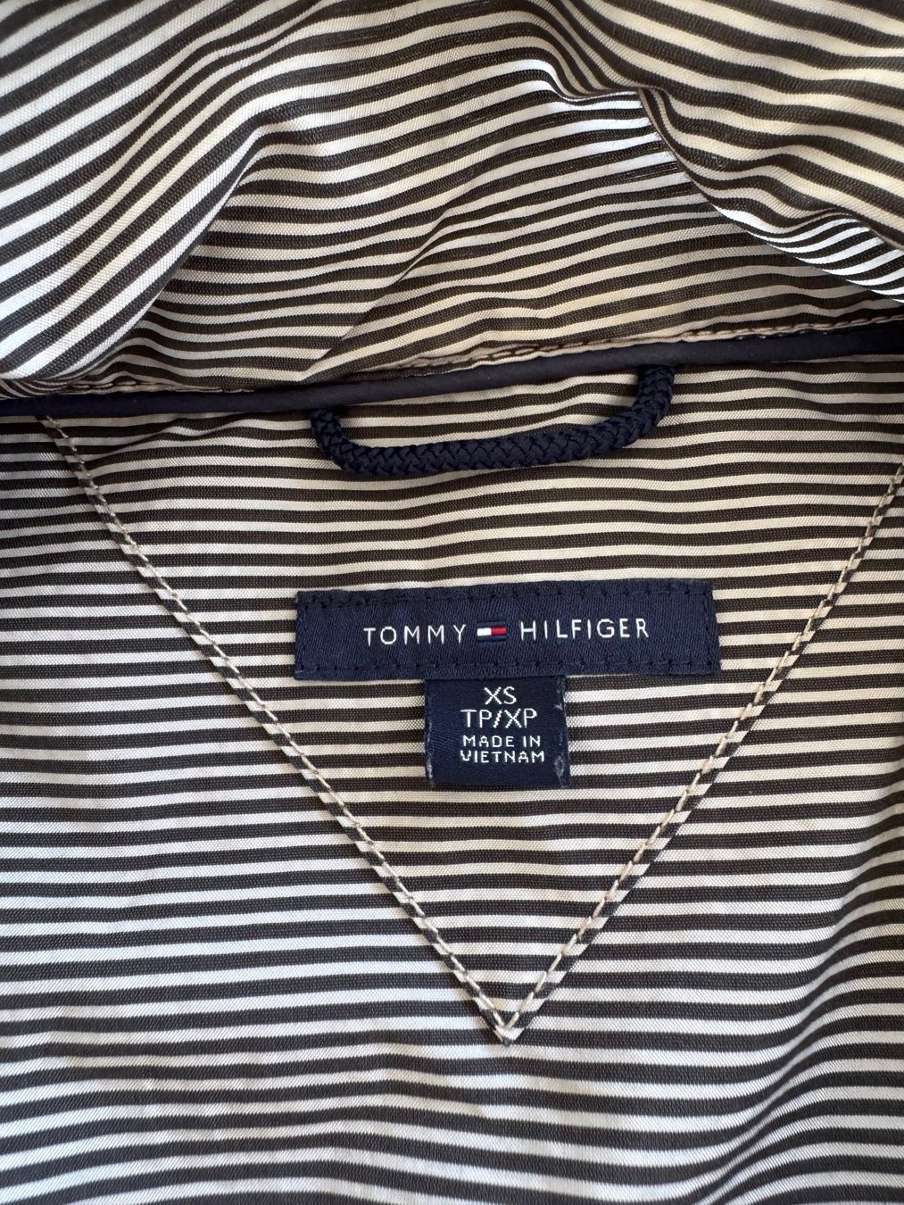 Tommy Hilfiger Jacken: Jacke Hilfiger – Gebraucht aus Kerzers von sydney04 2