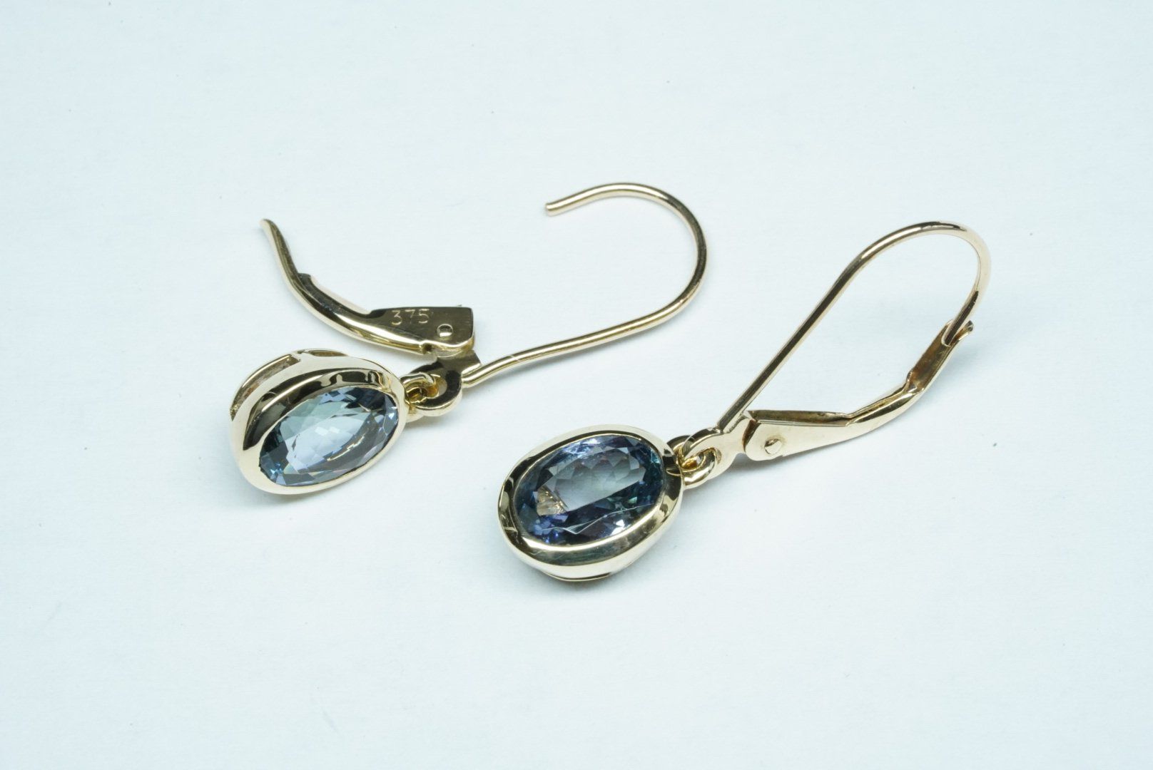 Ohrringe & -stecker: Ohrringe 9k Gelbgold mit Tansanit – Gebraucht aus Bülach von Re-Jewelled 3
