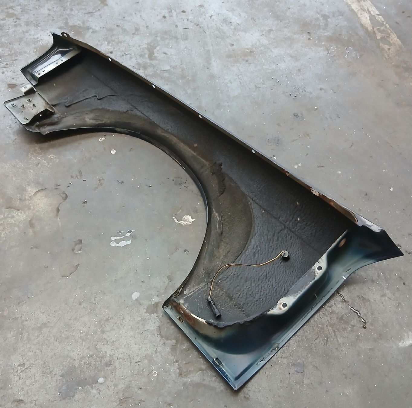 Jaguar Tutti pezzi di ricambio auto: Aile droite Jaguar XJ40 – Usato da la heutte venduto da Auto-stock 2